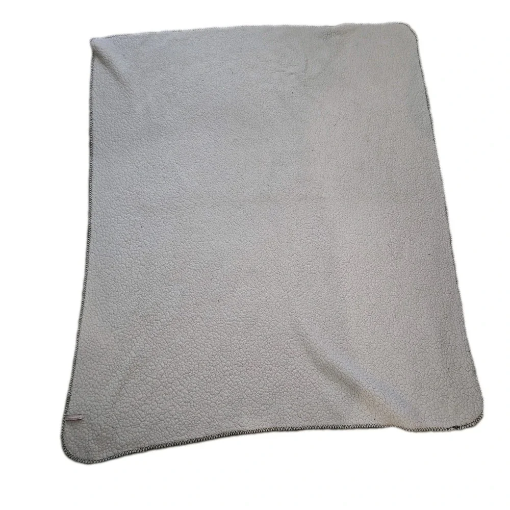 Victoria's Secret Holiday 2020 Pink Rose LOVE Throw Blanket  Gray, 50x60 inches